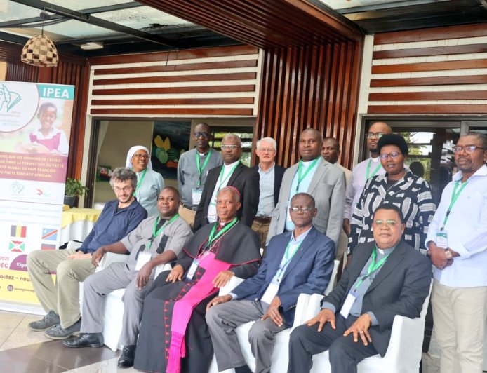 Comment faire de l'école catholique un instrument de paix dans la région des Grands Lacs ?